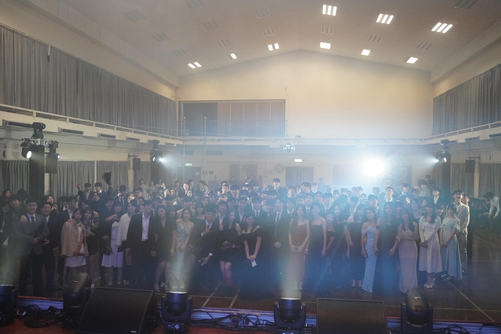 Chri台湾三级avmas Ball